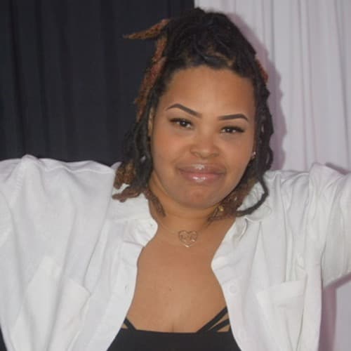 Sunday Jones Profile Picture