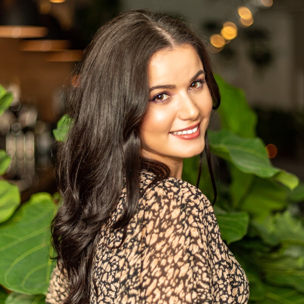 Sarah Nova Image #1