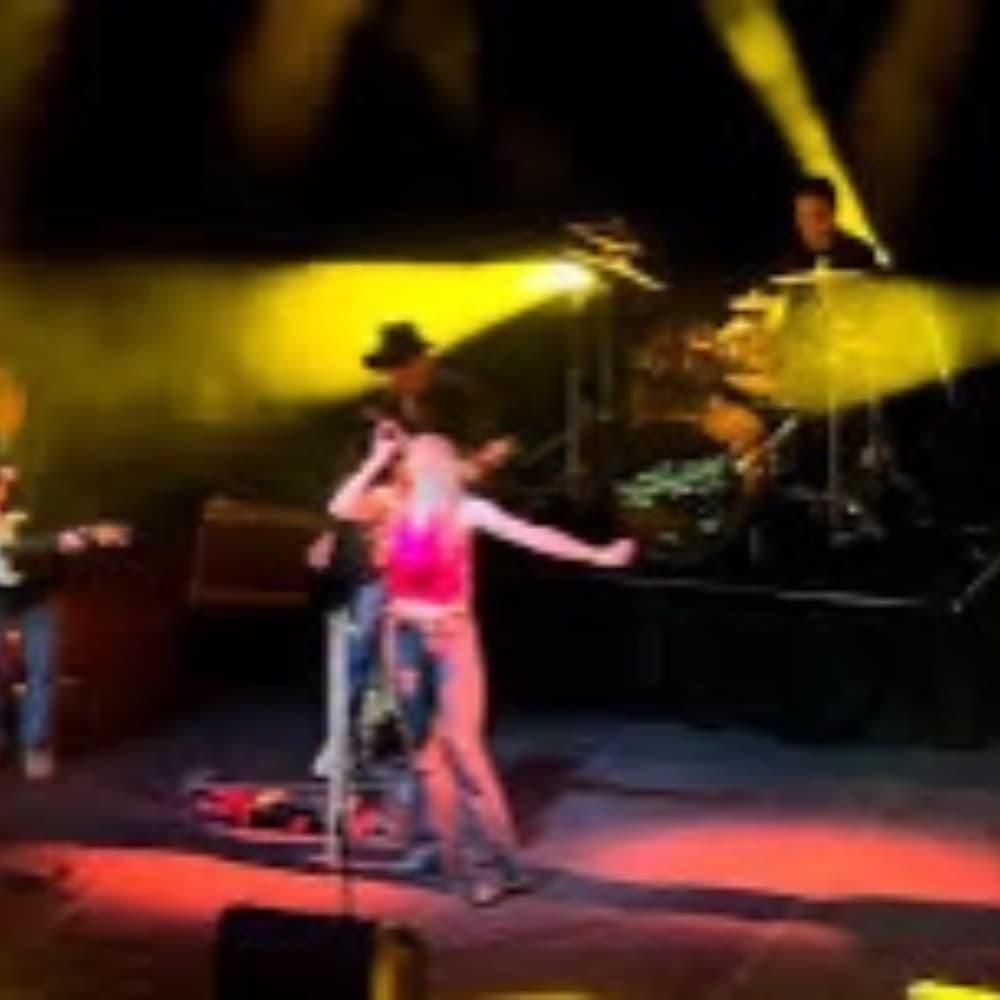 Lindsey Kate Band Image #11