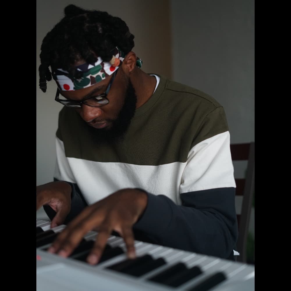 Reggie Watkins Piano Image #2