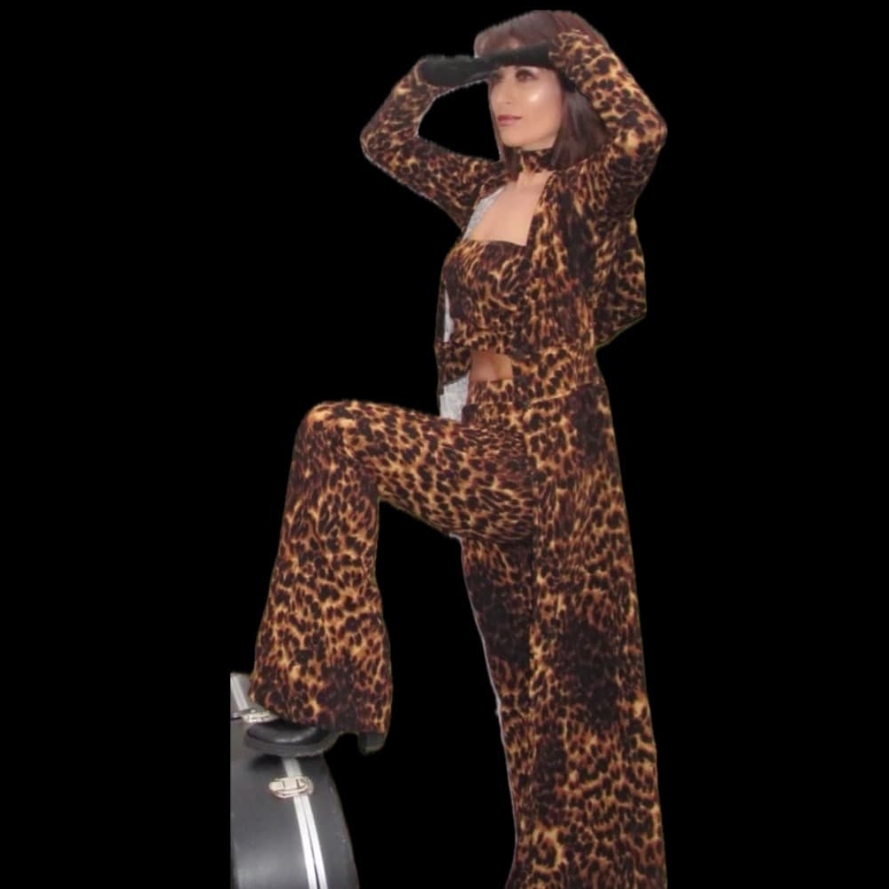 Shania Twain Impersonator Image #3