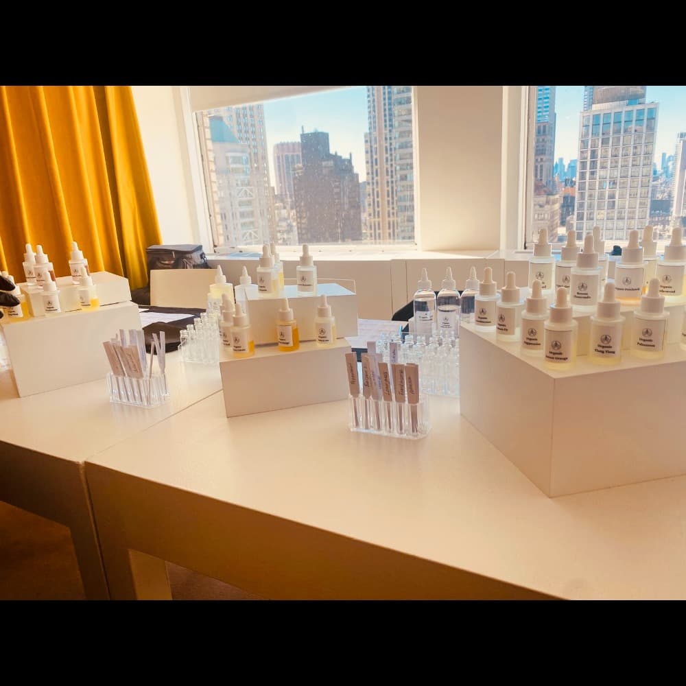 Bespoke Aromatherapy Blending Bar CHI Image #3