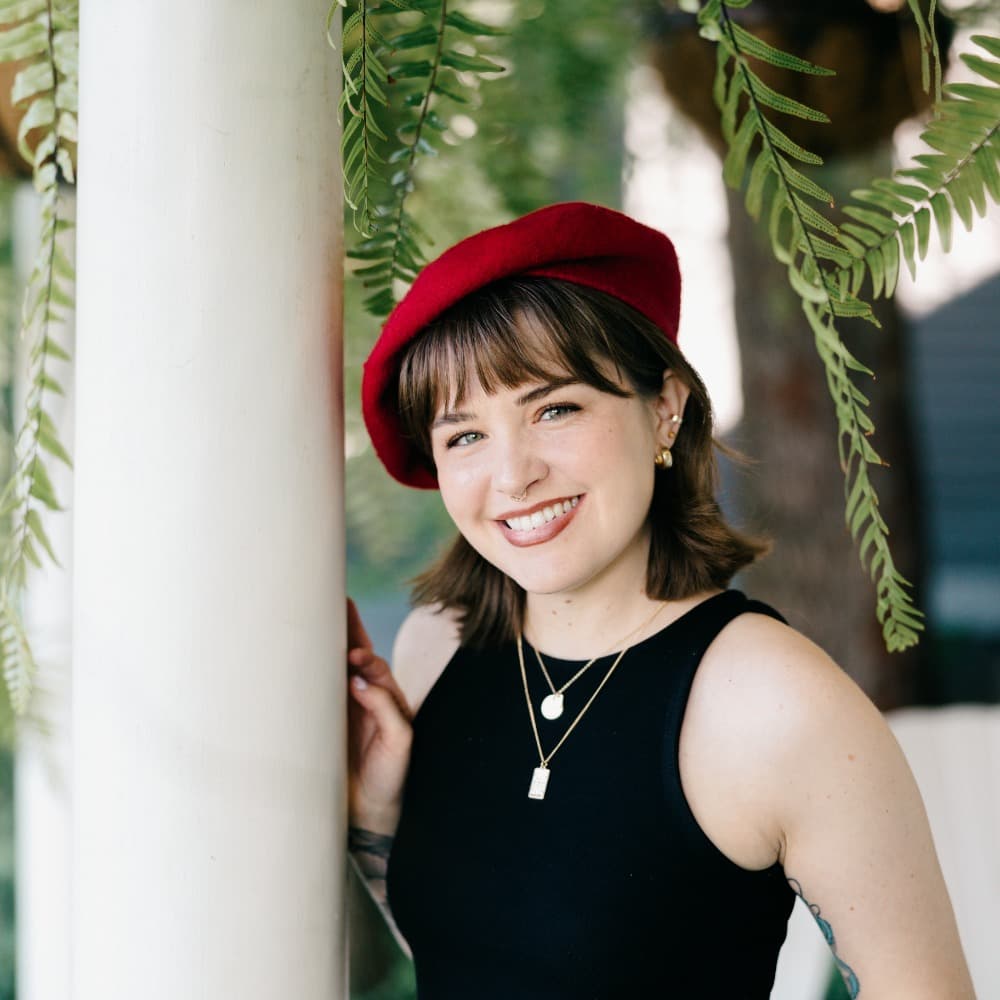 Ariel Petrie Image #3