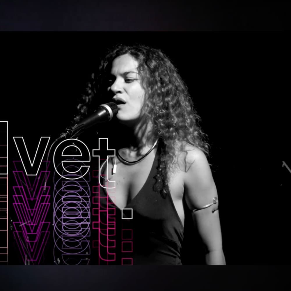Velvet with Paola Gladys Image #3