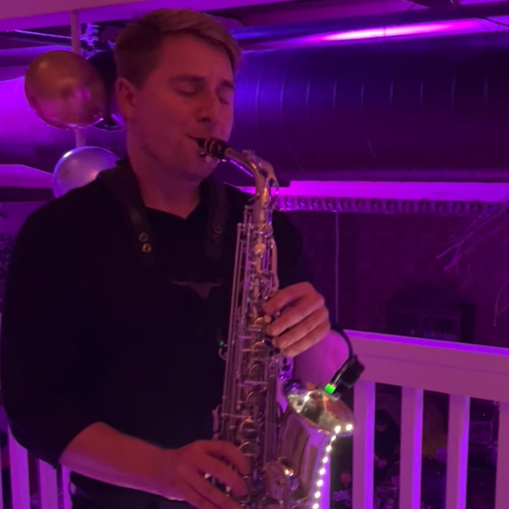 Taylor Field - Sax and Singer Image #5