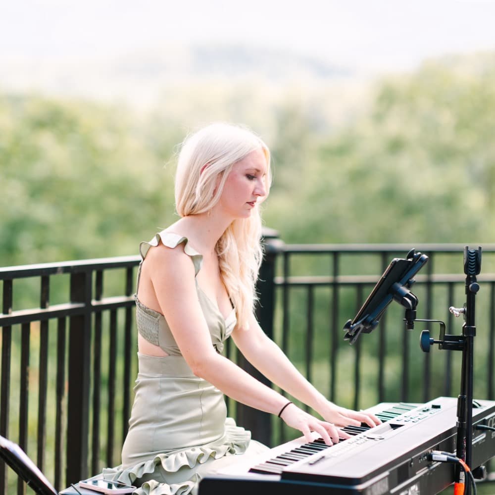 Tabitha Meeks Image #4