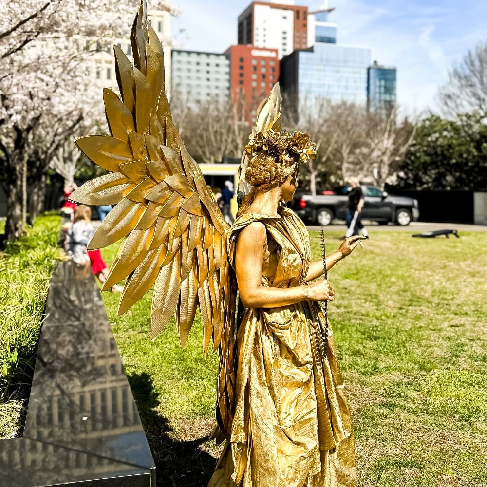 Living Statues Image #1