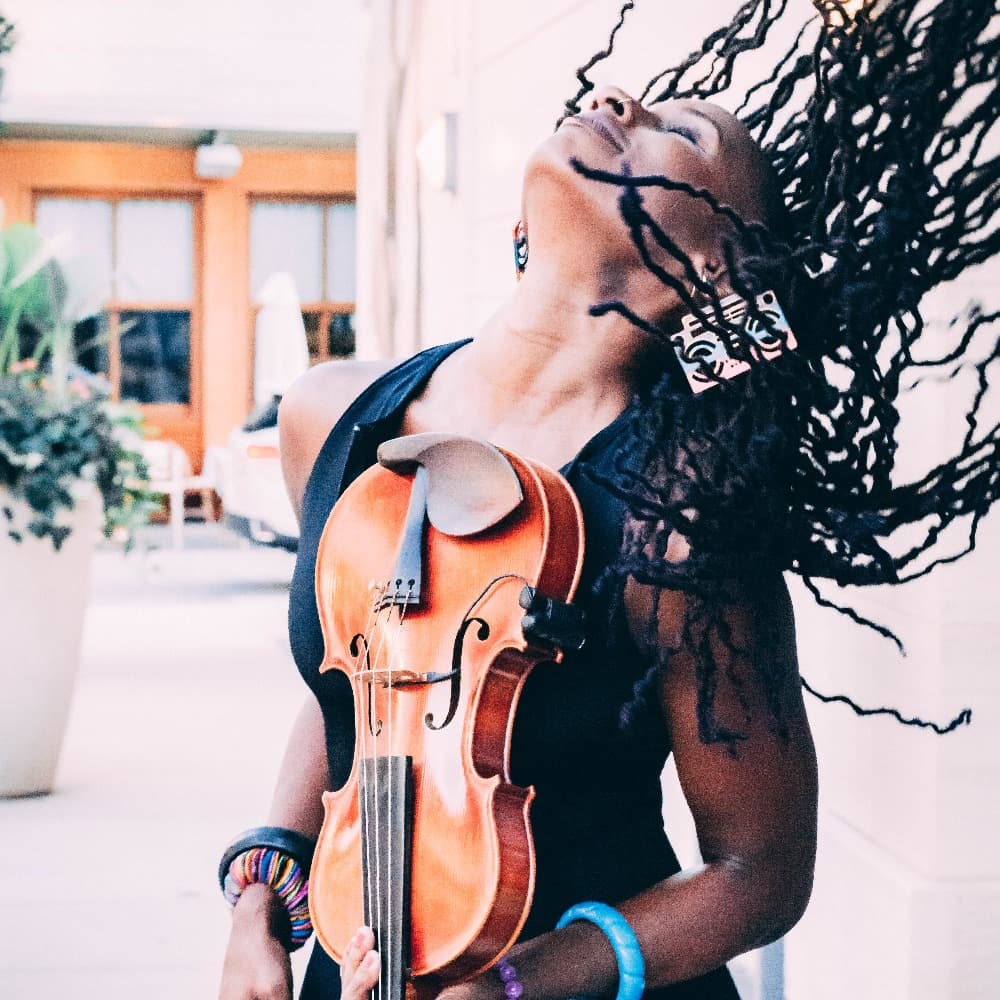 Brooke Alford, The Artist of the Violin Image #4