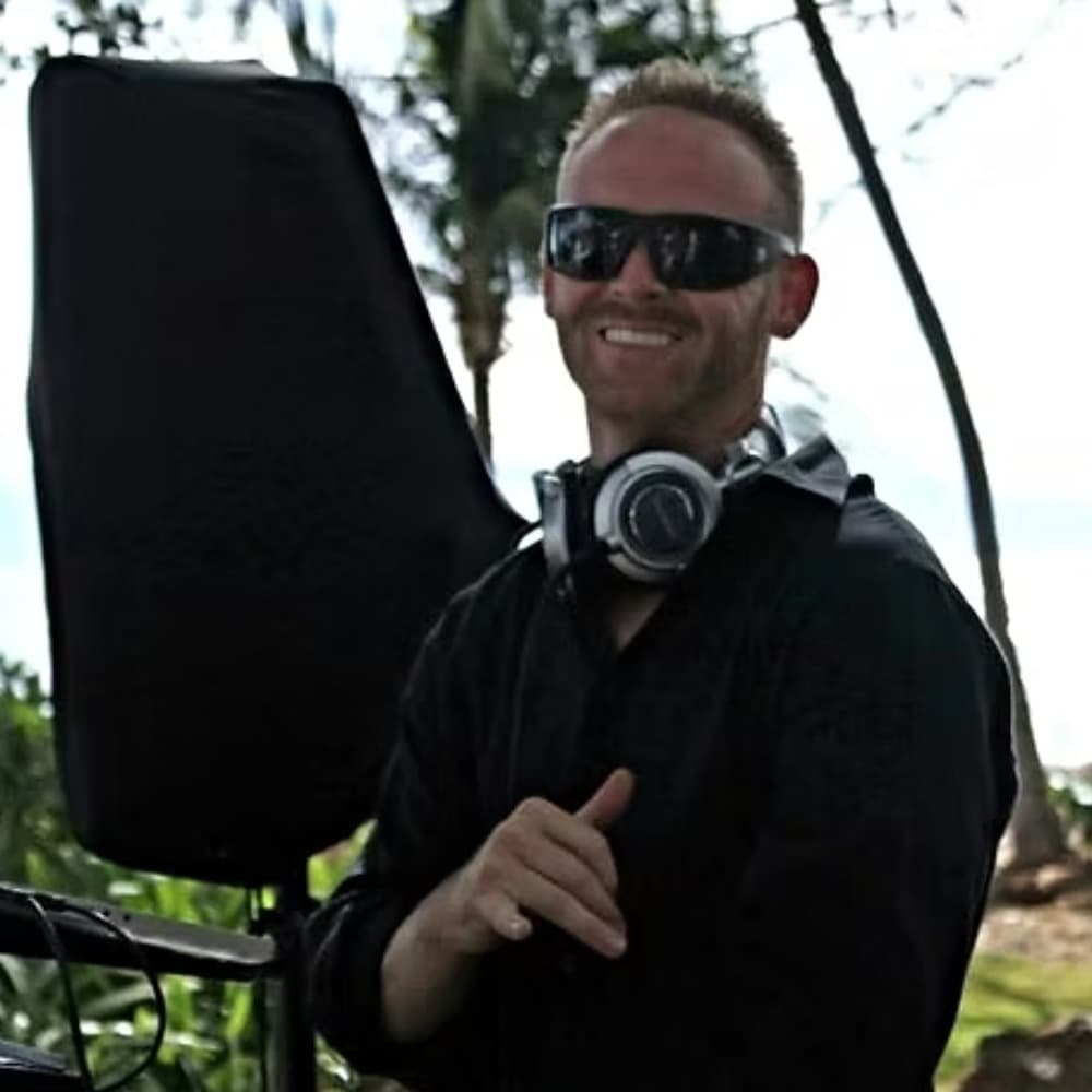 Maui DJ photo 3