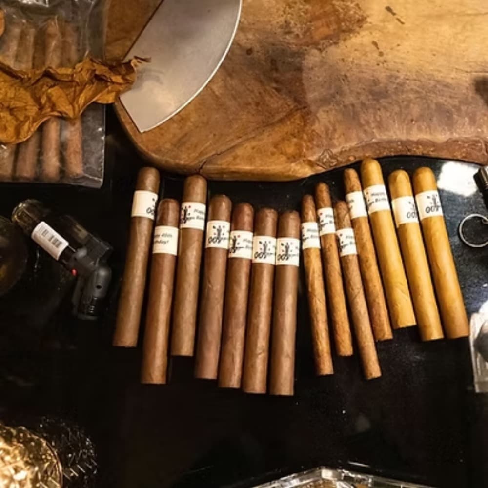 LIVE CIGAR ROLLER DEMONSTRATION Image #3