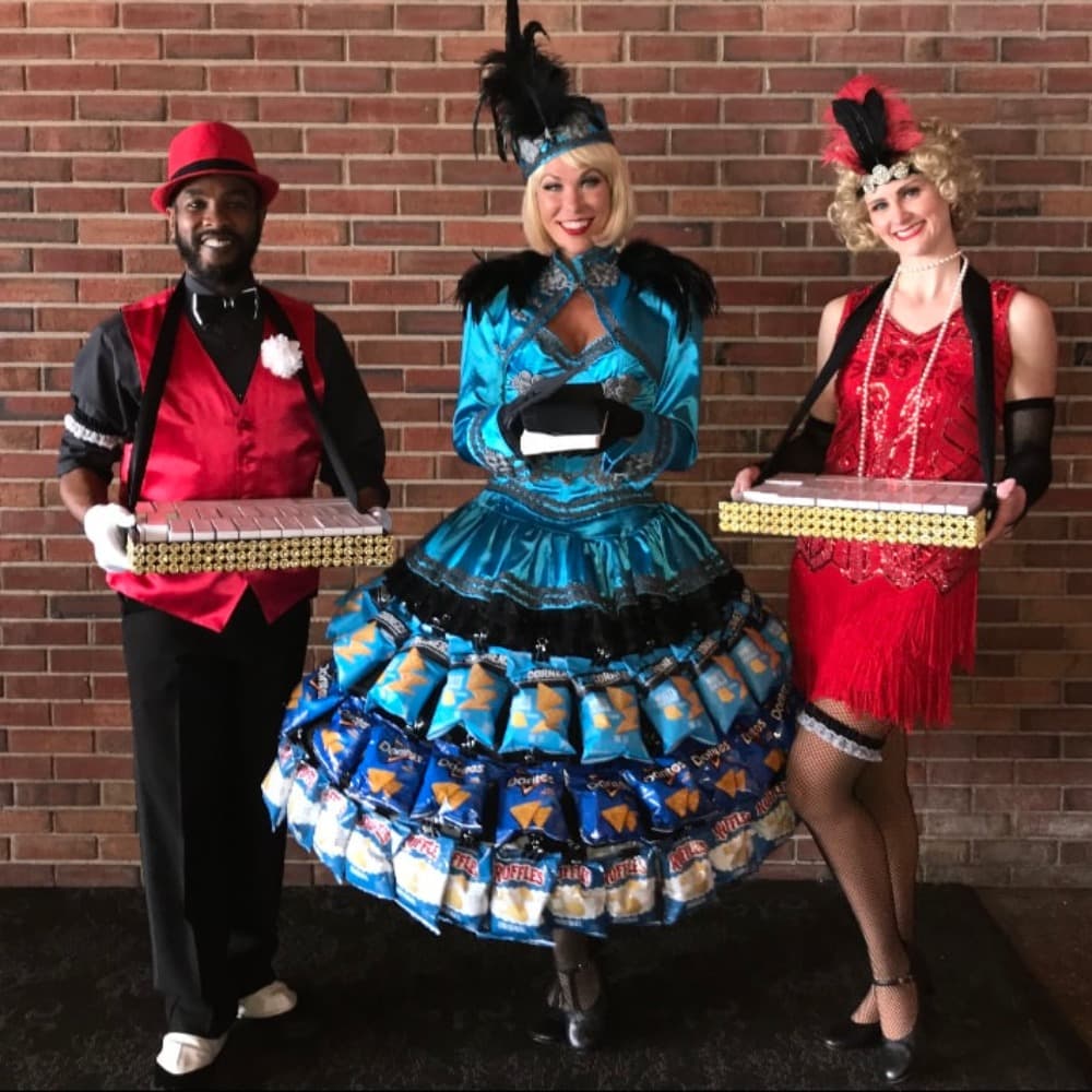 THEMED AND COSTUMED STROLLING GREETERS Image #0