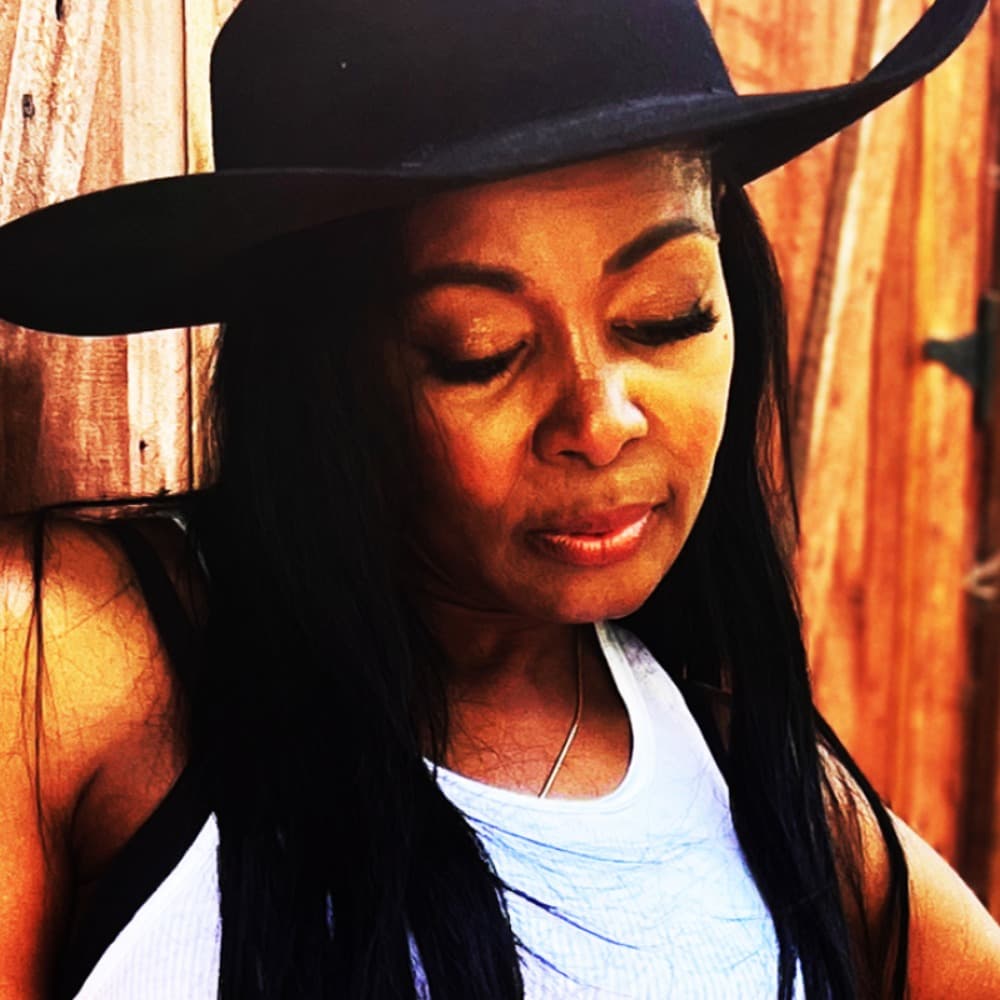 Brei Carter Image #1