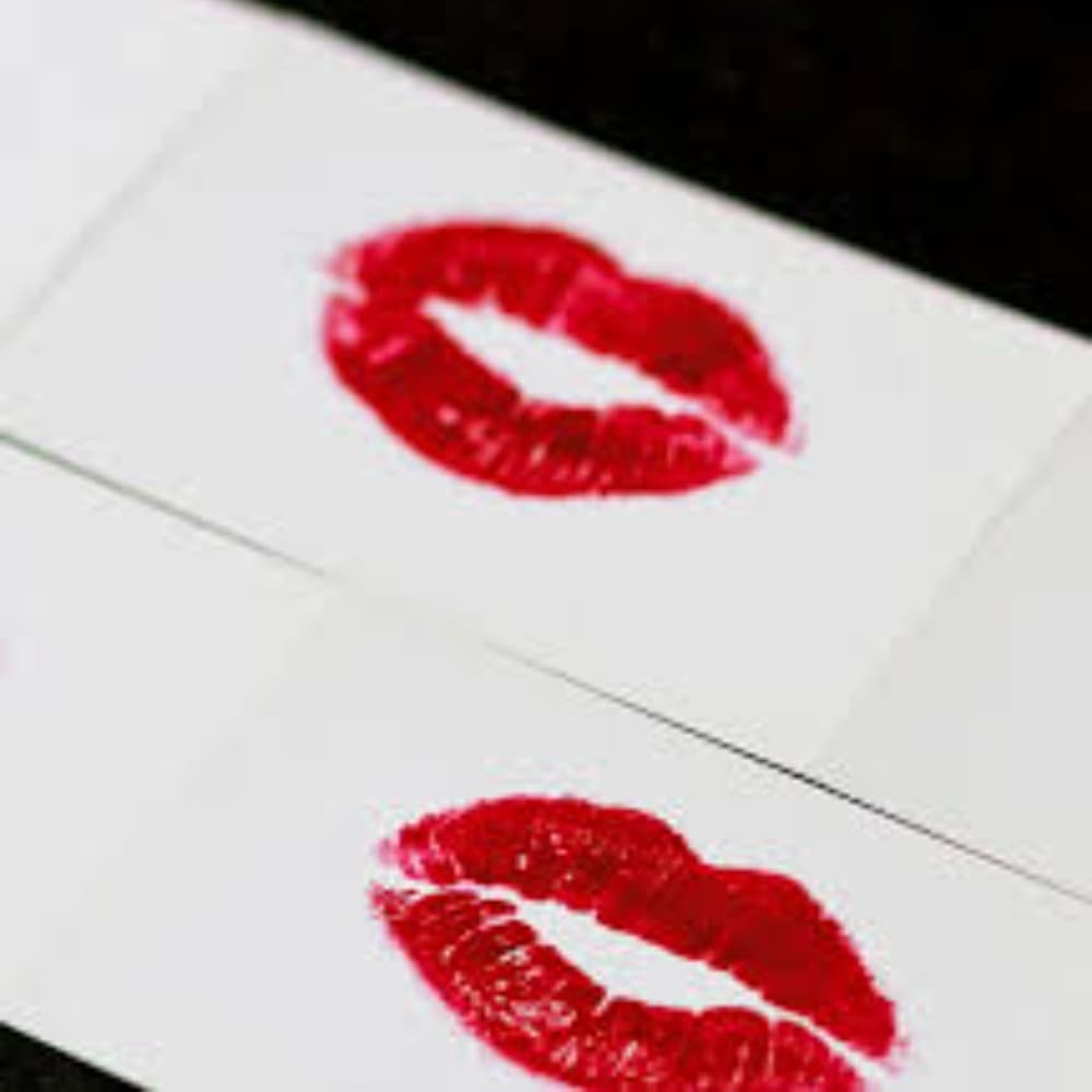 Lipstick Readings Image #0