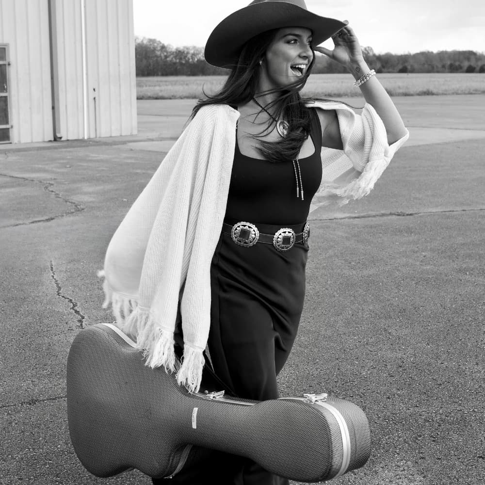 Olivia Faye Image #5