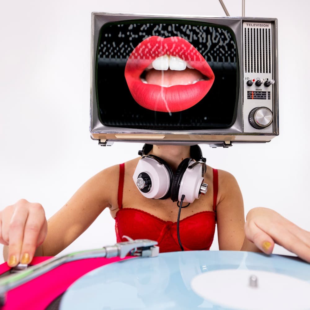 DJ EM Image #1