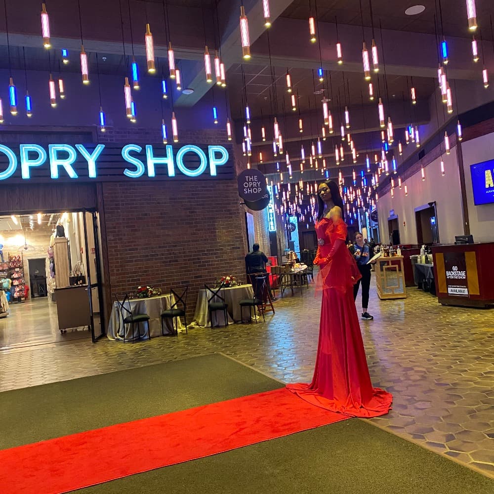 Living Red Carpet Performer Image #0