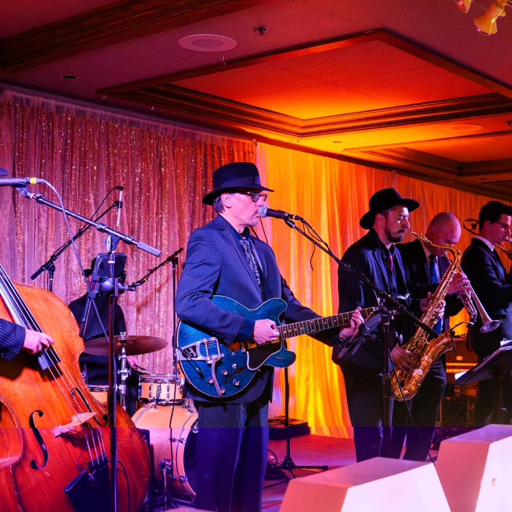 Savoy Rose Band Image #2