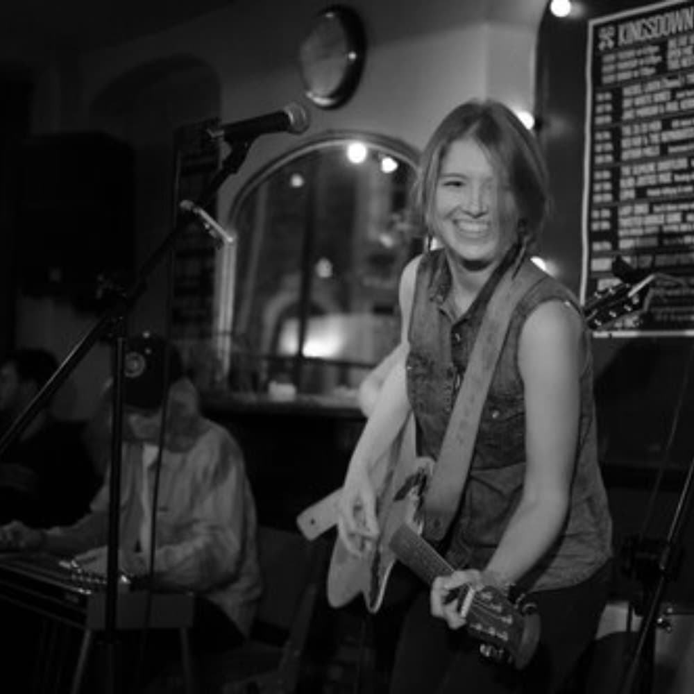 Rachel Laven Image #2