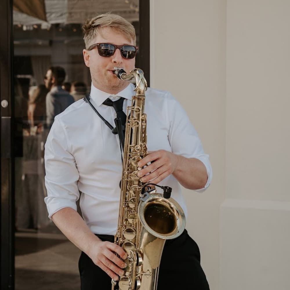 Taylor Field - Sax and Singer Profile Picture