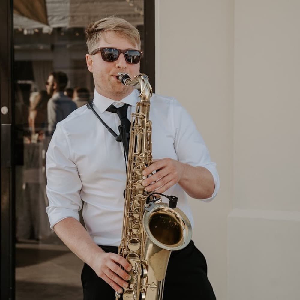Taylor Field - Sax and Singer Image #2
