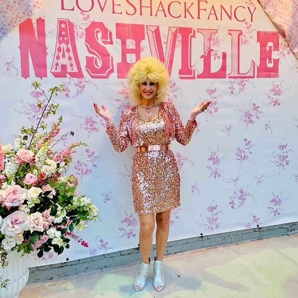 Dolly Parton Impersonator Image #3