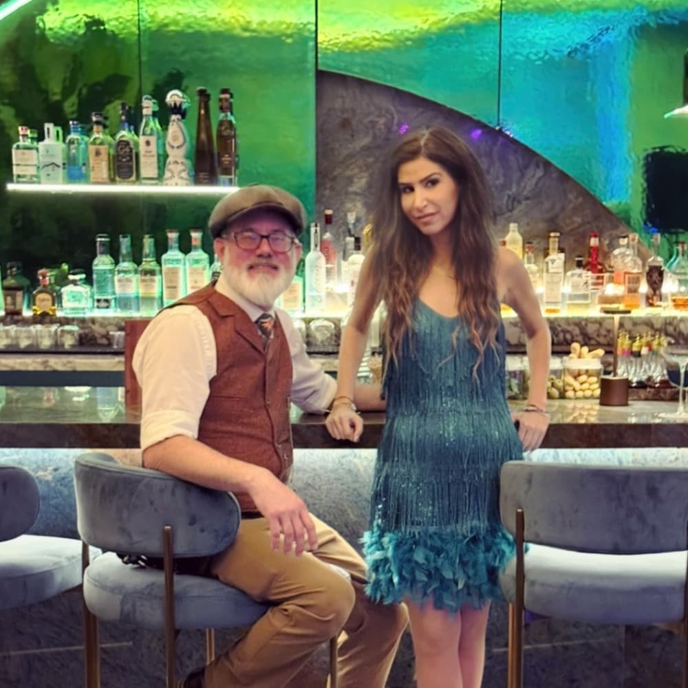 Holiday & Vine Image #0