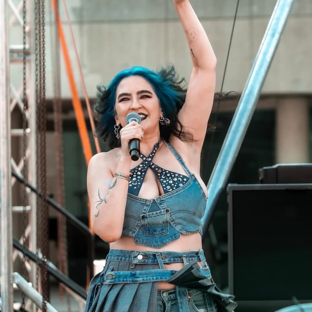 Candi Carpenter Image #2