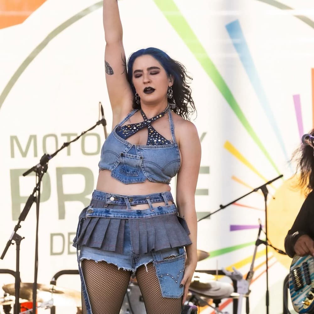 Candi Carpenter Image #3