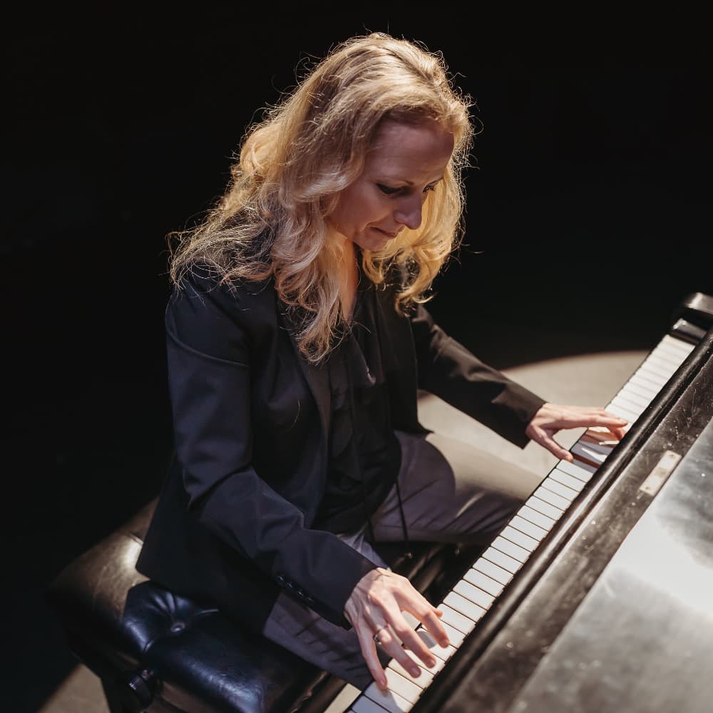 Laura Sawosko Image #2