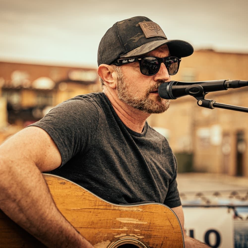 Tim Gleason (Acoustic) Image #2