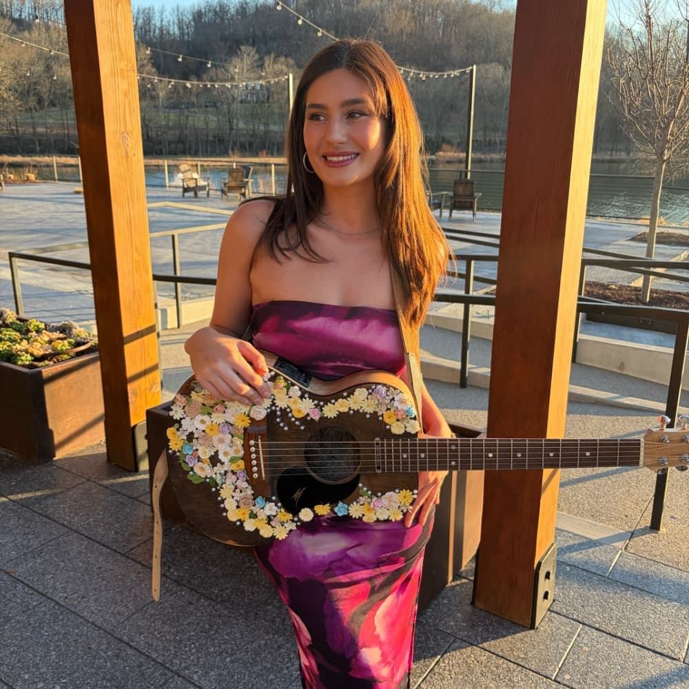 Lauren Vale Image #5