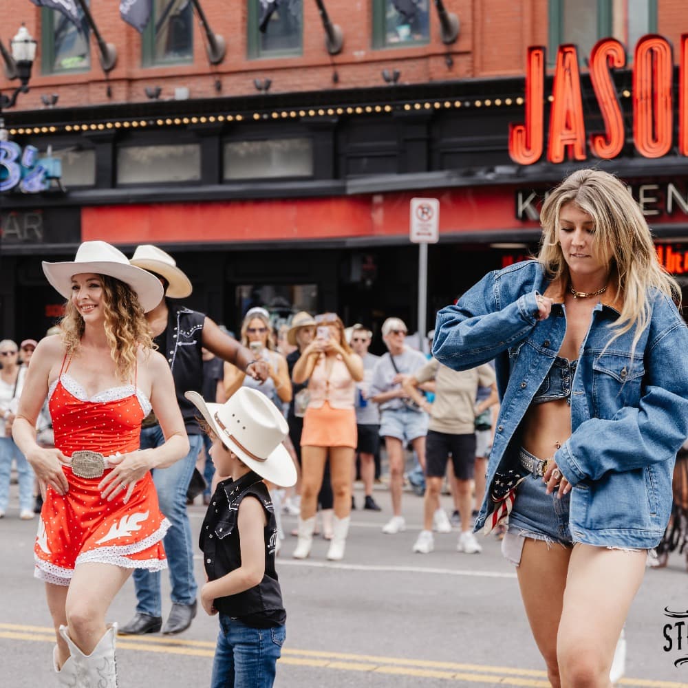 Stompin Grounds Line Dancing Image #2