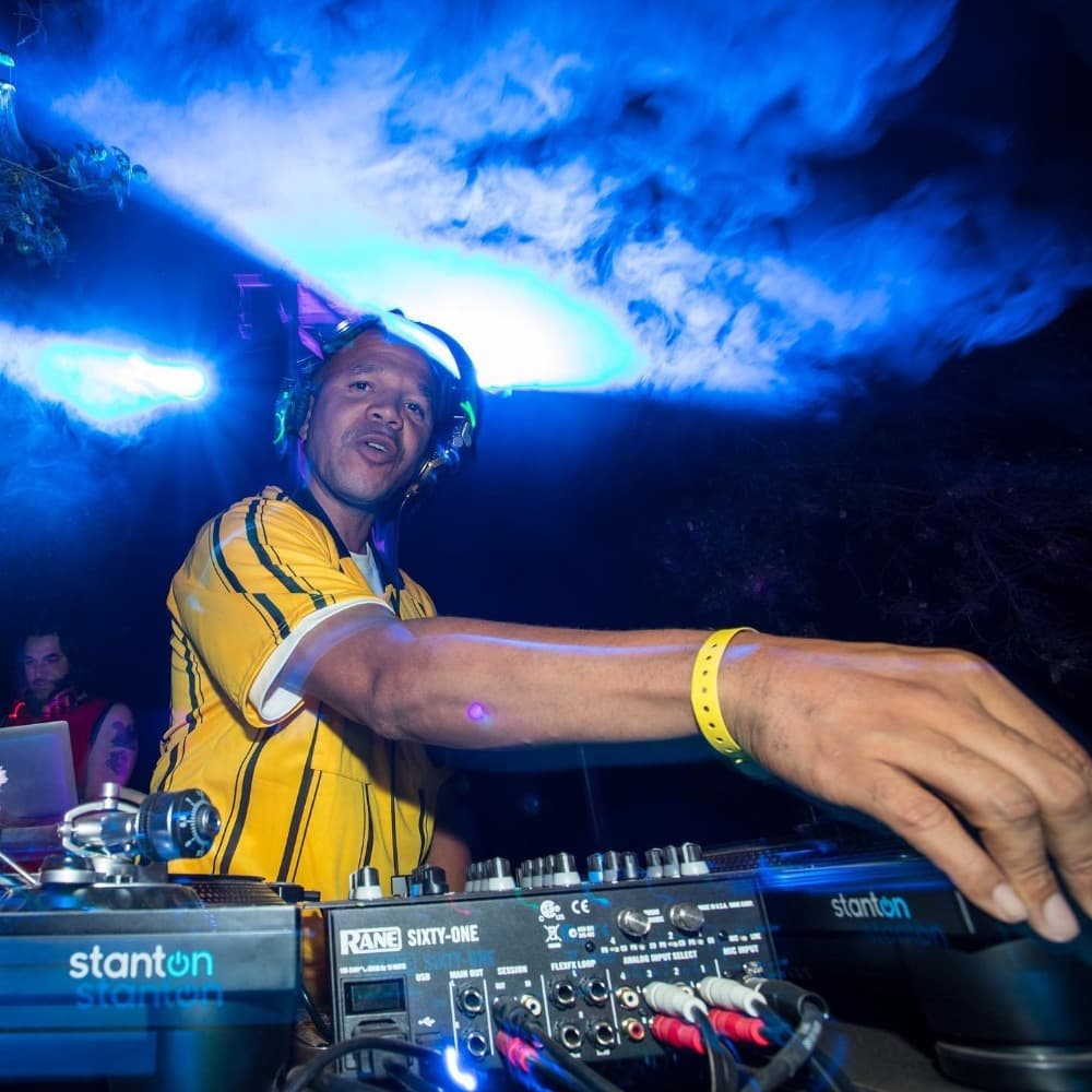 DJ AmRo Image #0