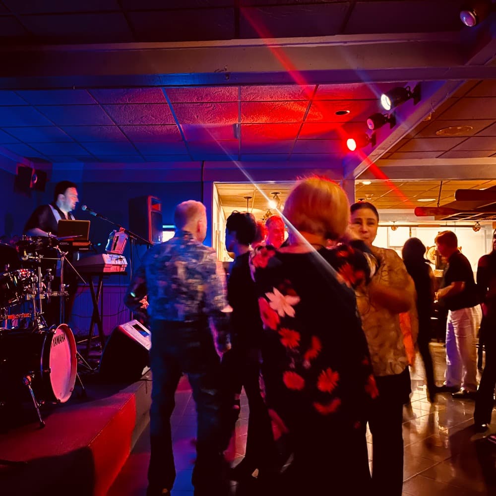 Live Music Chicago Image #5