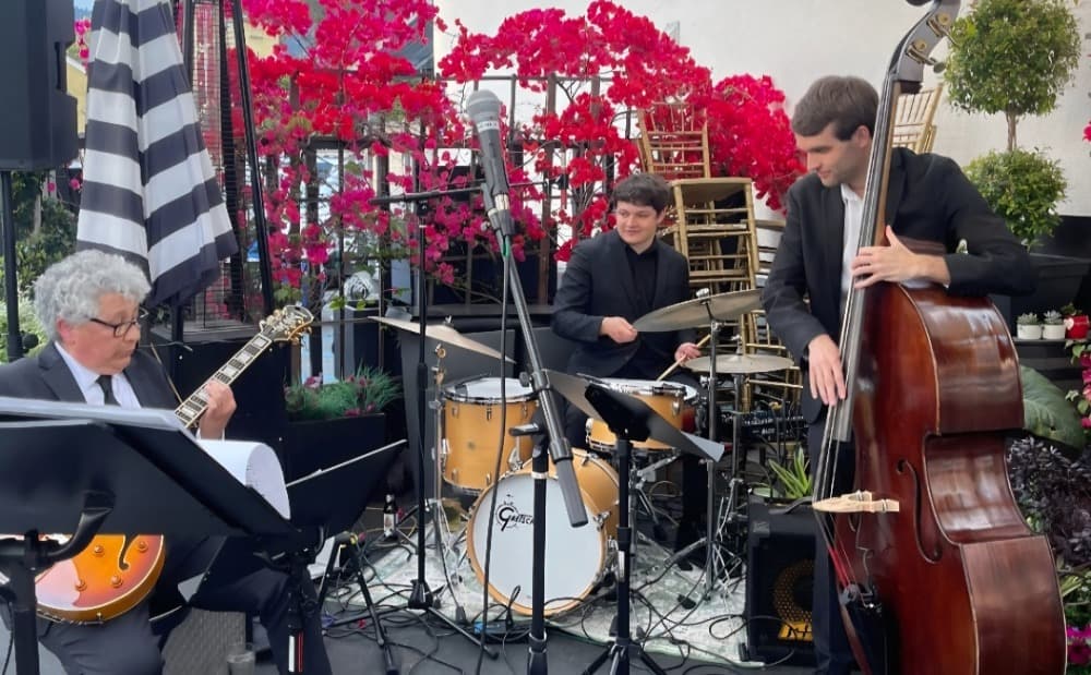 The Flores Jazz Group Image #0