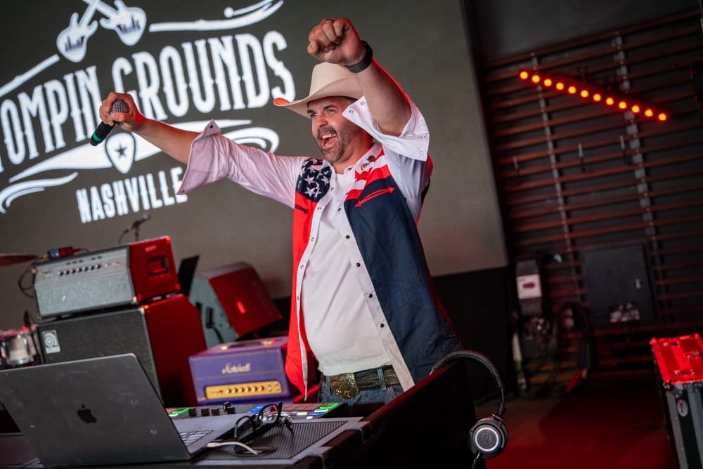 Stompin Grounds DJ photo 4