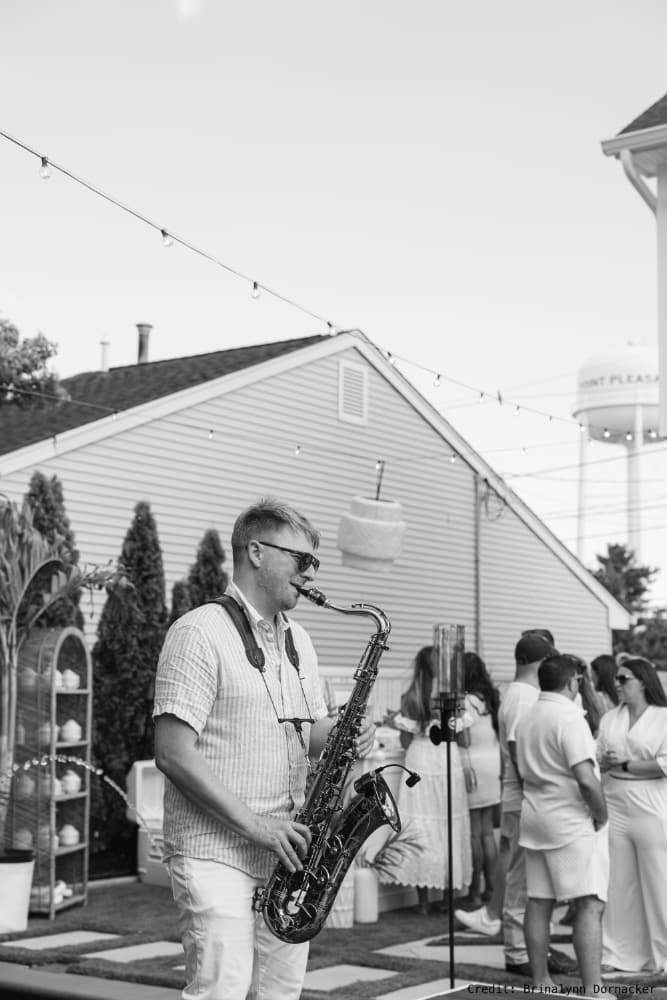 Taylor Field - Sax & DJ photo 6