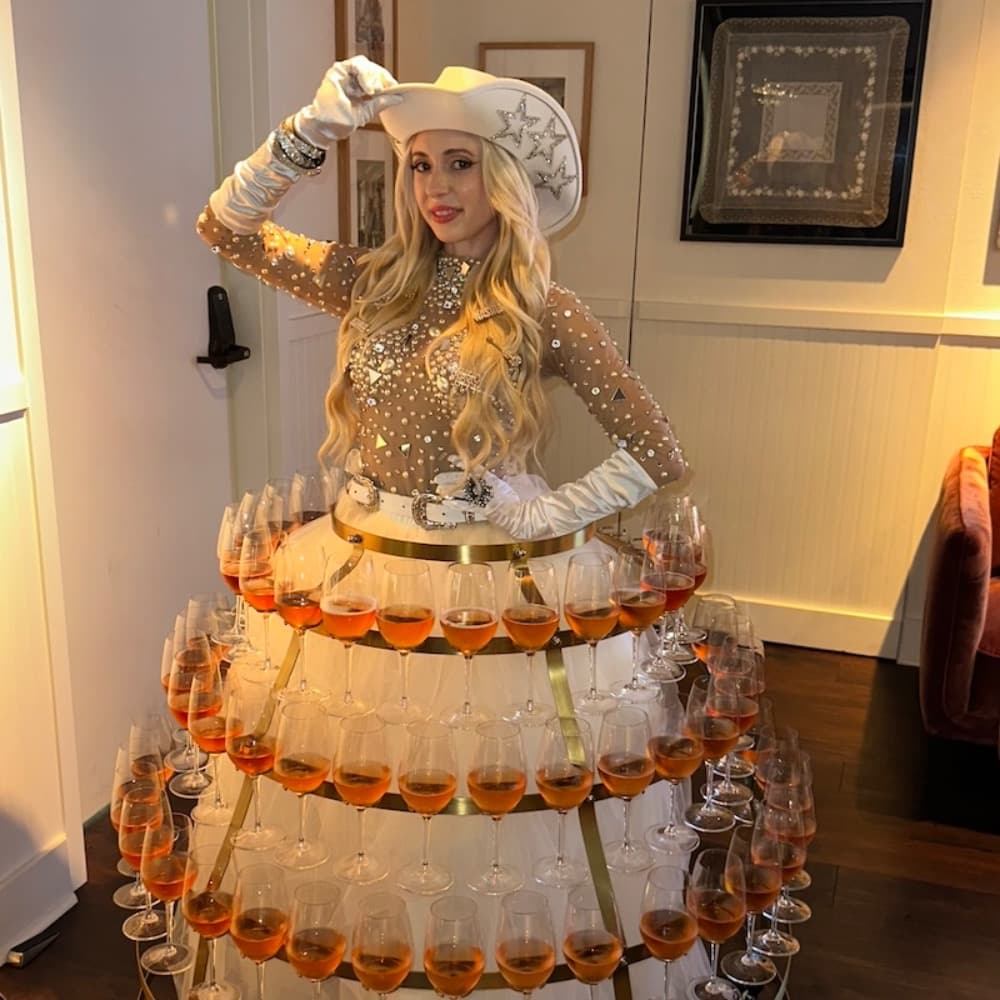 Strolling Champagne Skirt Profile Picture