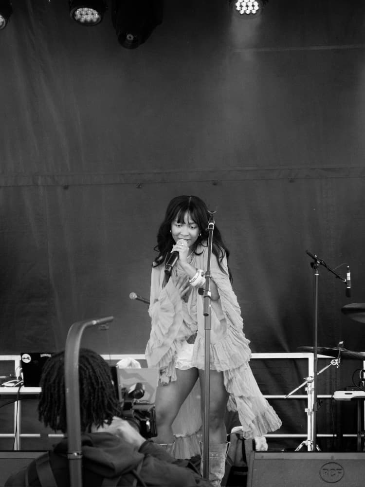 Nia J photo 1
