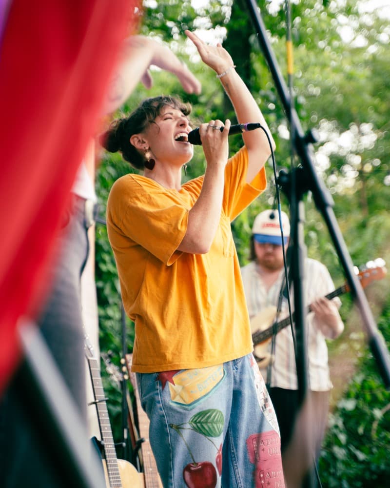Emily Hackett photo 1