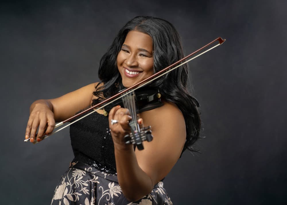 Nikki Glenn photo 3