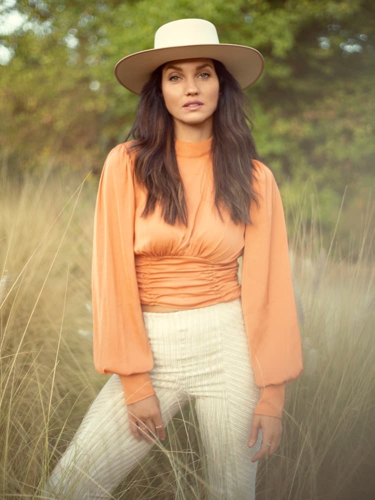 Leslie Austin photo 3