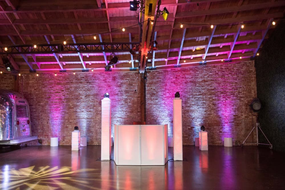 CLIQ Social Booths (powered by VOX DJs) and Event Lighting photo 2