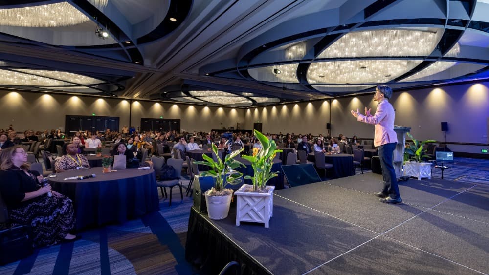 Curiosity Keynote Speaker & Magician photo 4