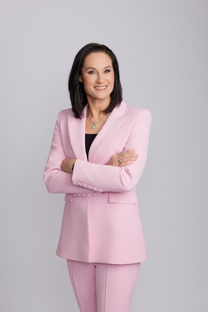 Jennifer Azzi photo 2