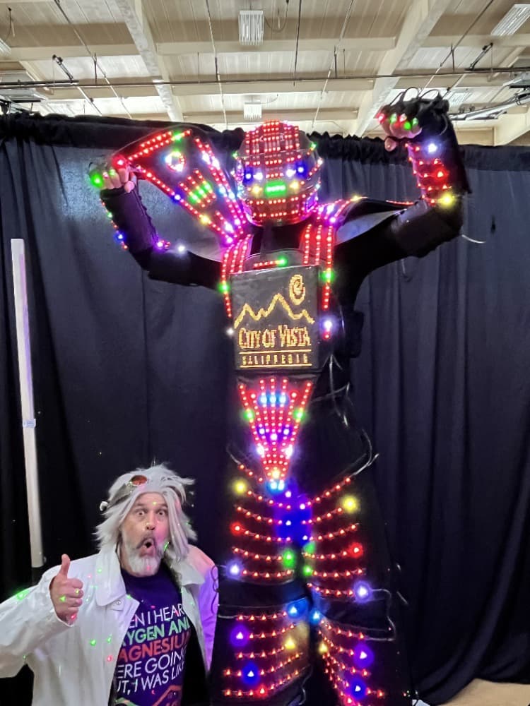 Cirque Quirk LED Stilt Robot photo 2