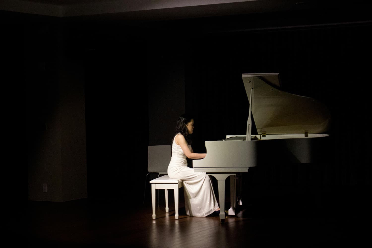 How to Choose the Perfect Pianist for Your Wedding Ceremony for a Romantic Atmosphere