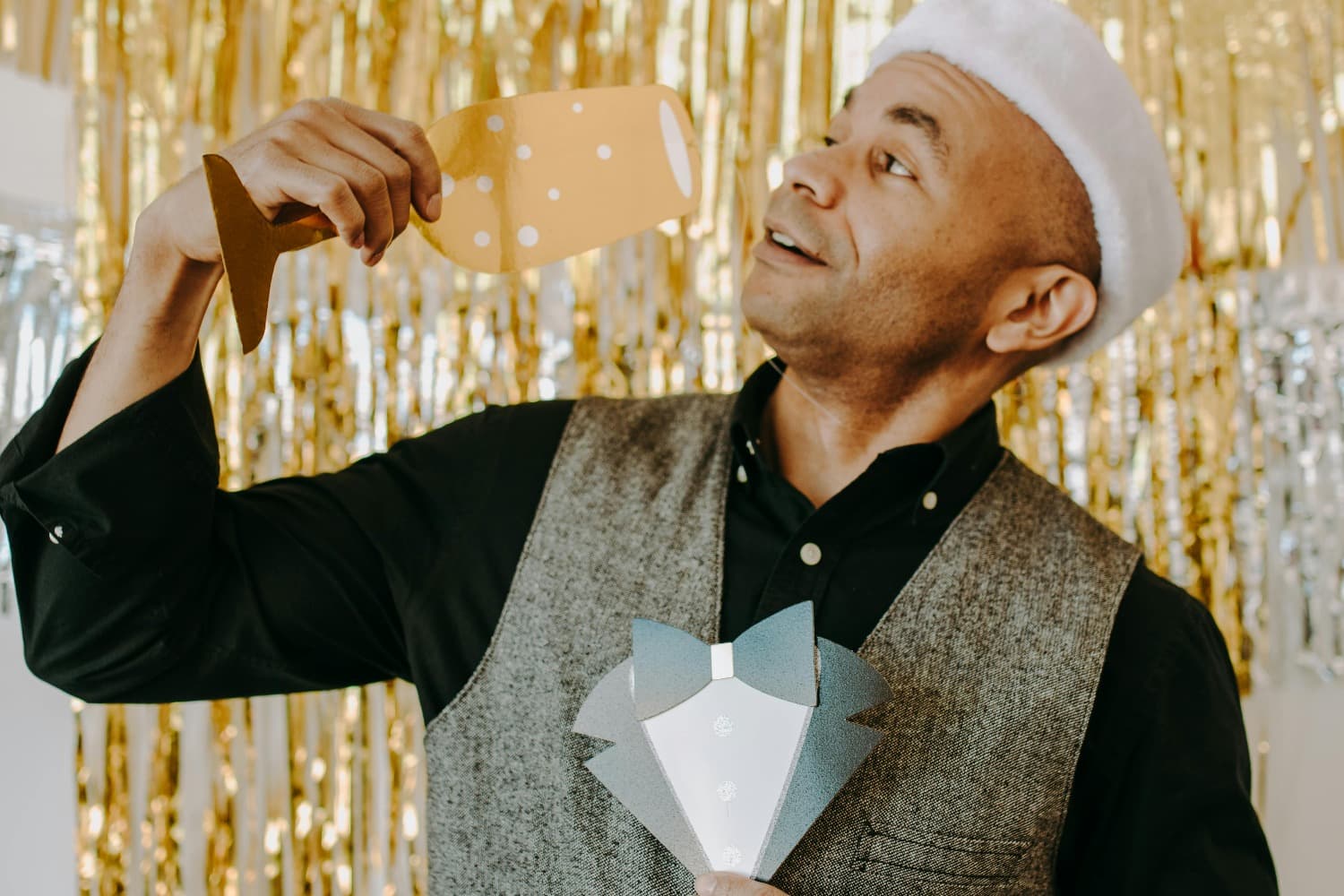 Interactive Entertainment: Photo Booths, Living Statues, and Creative Workshops