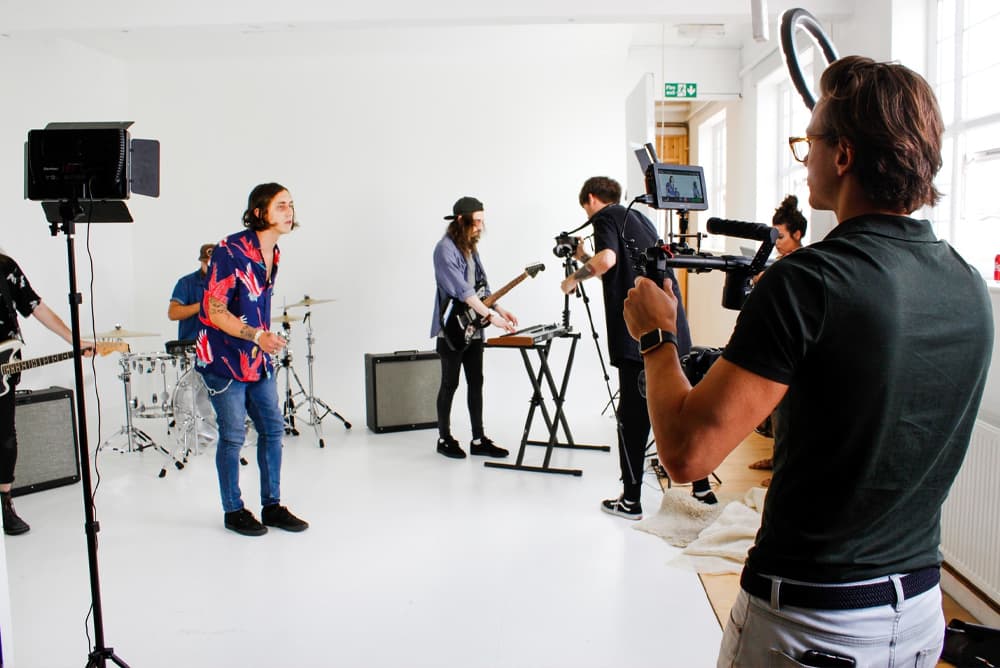 5 Reasons Why You Need High-Quality Video Content As An Artist